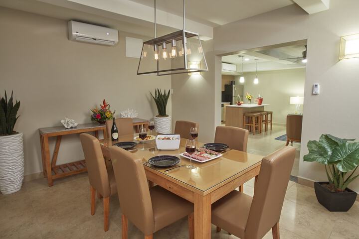 Dining Photos