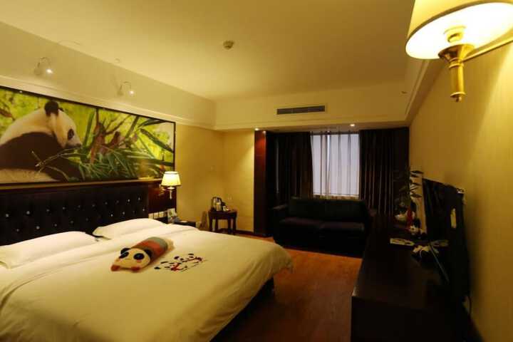 Room 5 of 11