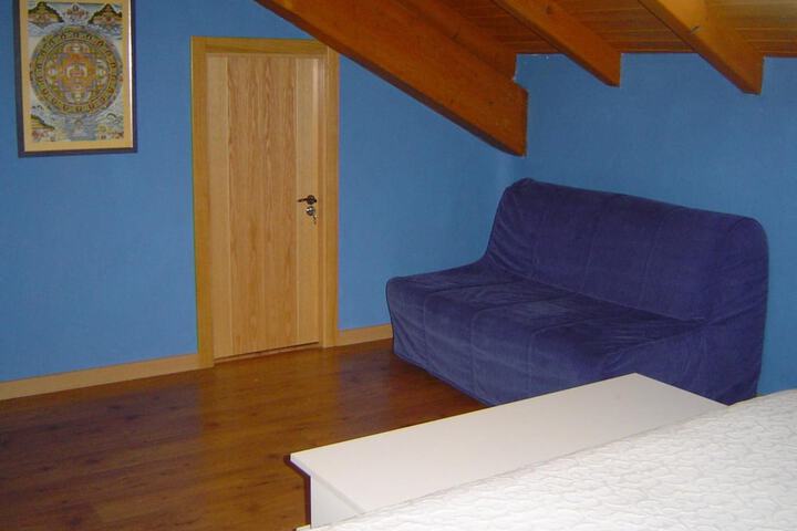 Room 27 of 51