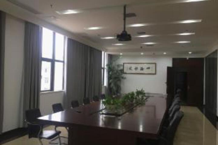 Room 9 of 23