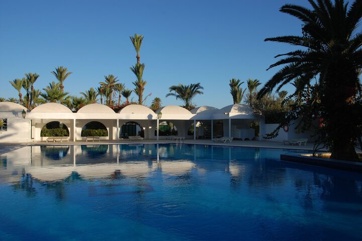 Pool 17 of 46