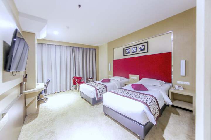 Room 13 of 64