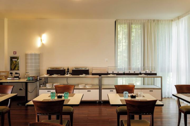 Dining 59 of 72