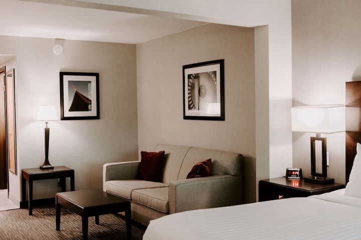 1 King Bed (6 of 15)