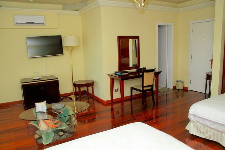 Room 31 of 66