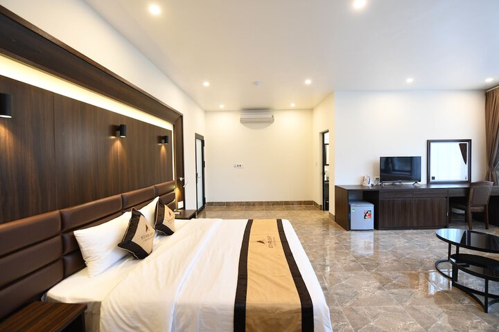 Room 4 of 48