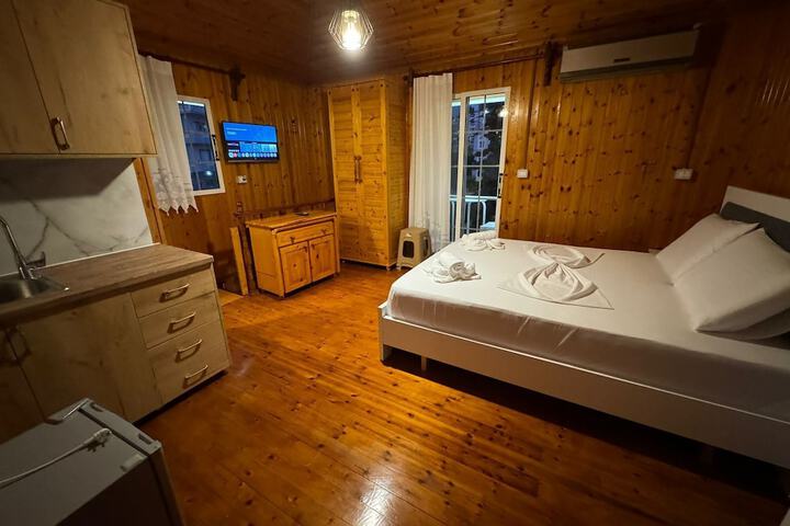 Room 6 of 50