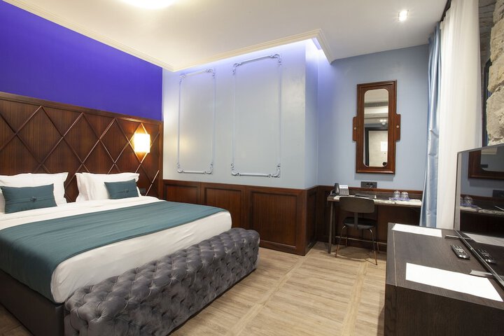 Room 8 of 46