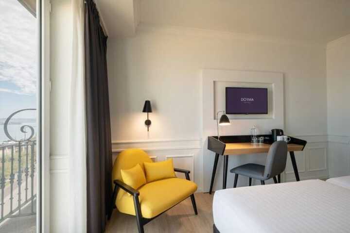 Room 31 of 76