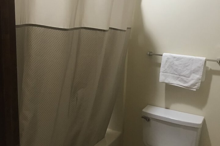 Deluxe Single Room (1 of 10)