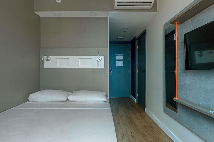 Room 40 of 110