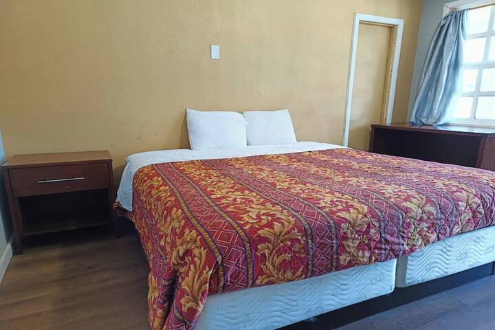 Room 6 of 29