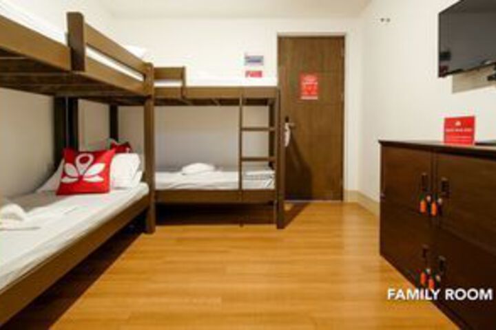 Room 6 of 35