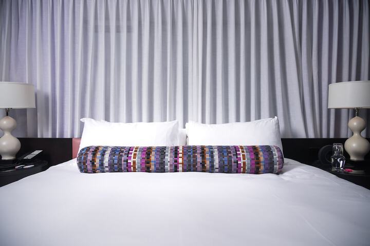 Room 32 of 79