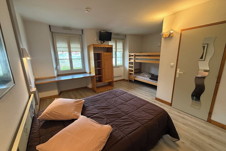 Room 11 of 24