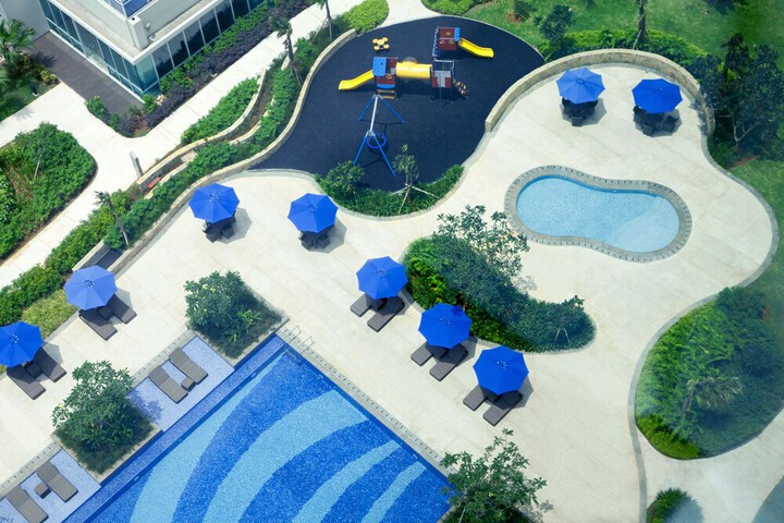 Hotel Pool
