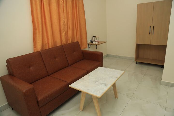 Room 17 of 34