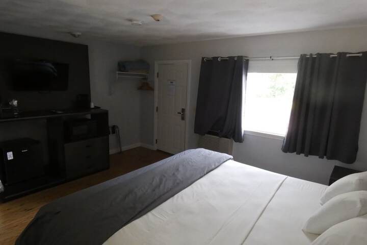 Room 21 of 98