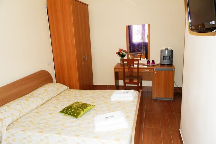 Room 3 of 30