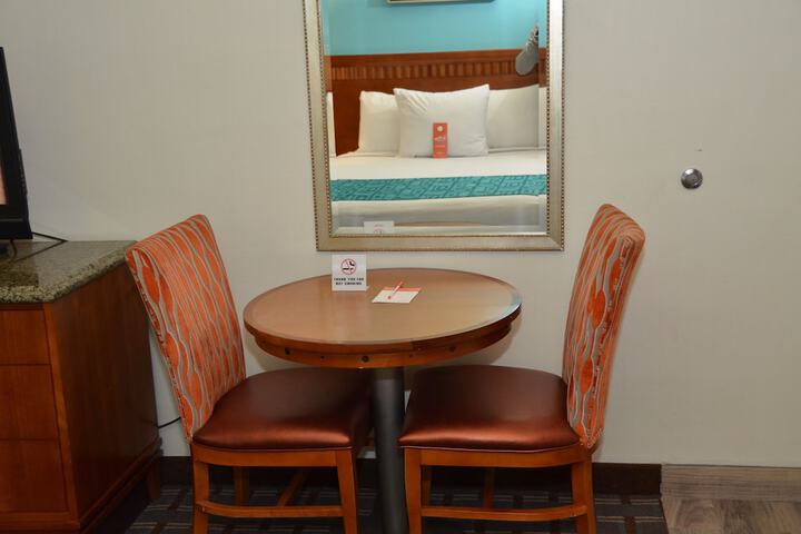 Room 9 of 33