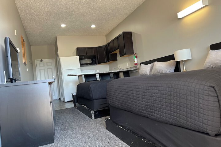 Room 3 of 9