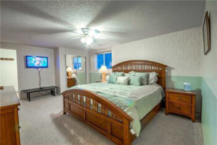 Room 16 of 27