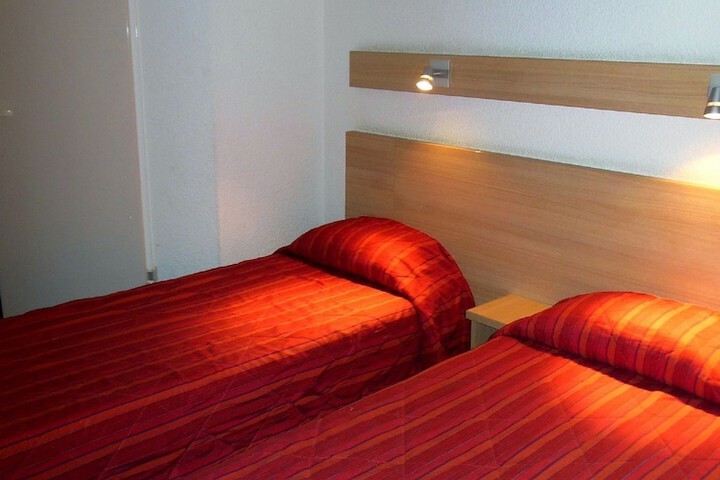 Room 4 of 39