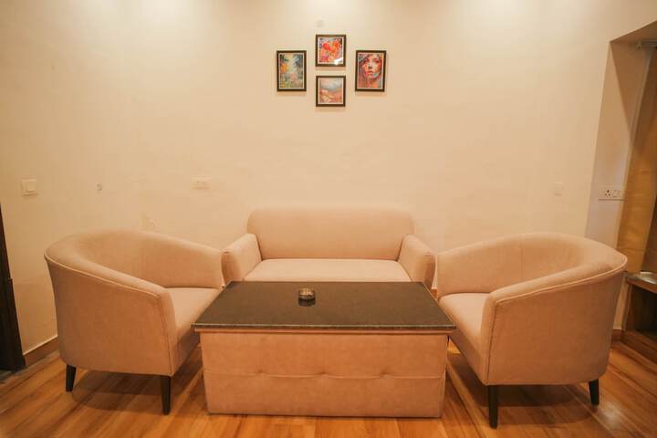 Room 8 of 29
