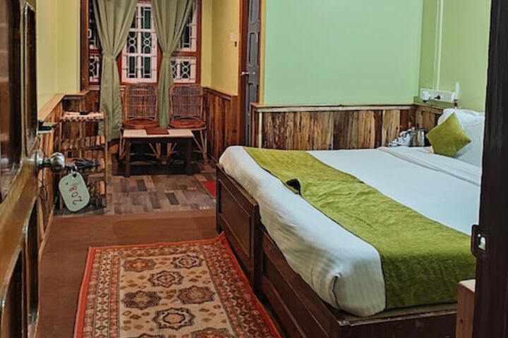 Room 8 of 13