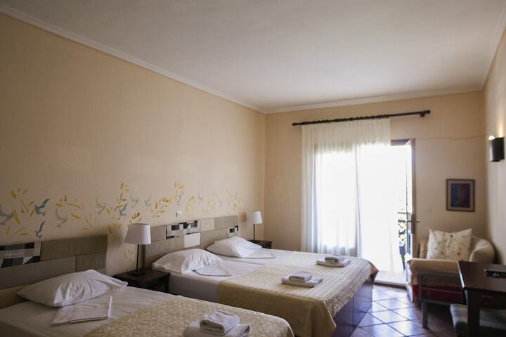 Room 4 of 26