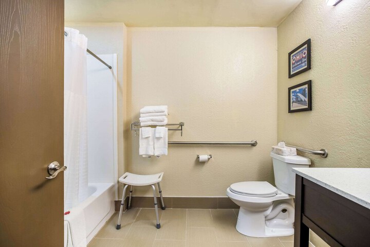2 Queen Beds Accessible (20 of 20)