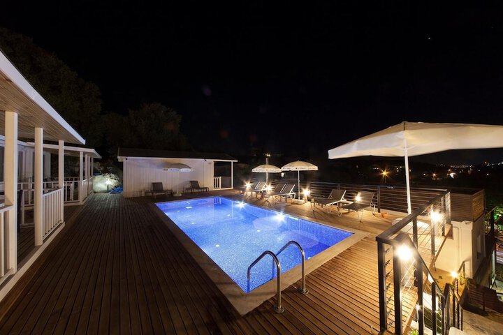 Pool 42 of 60