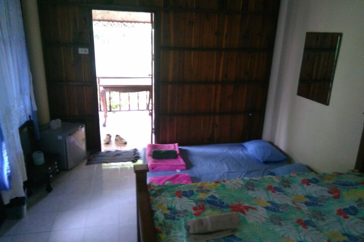 Room 8 of 35