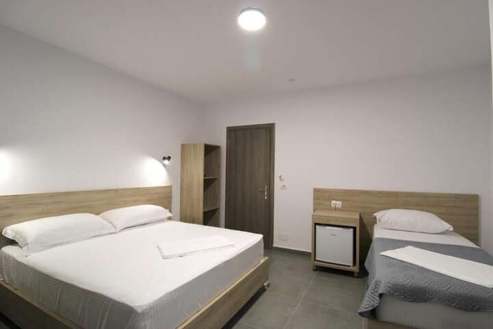 Room 9 of 86