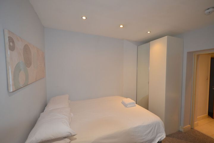 Room 112 of 371
