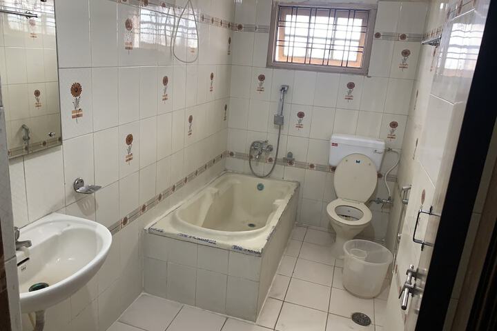 Room 9 of 9