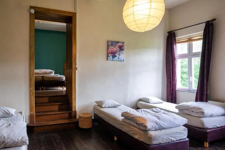Room 3 of 3