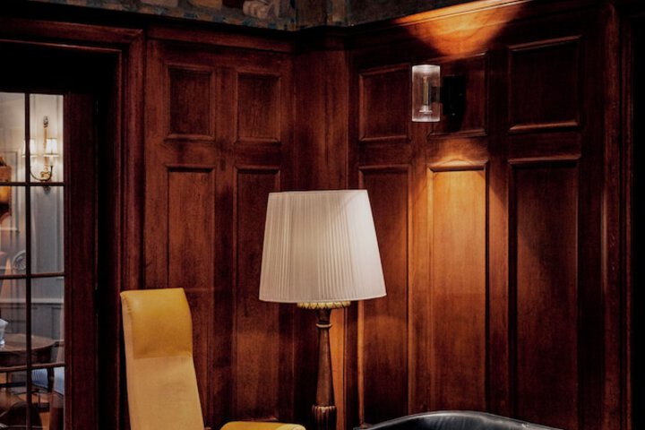 Lounge 77 of 125