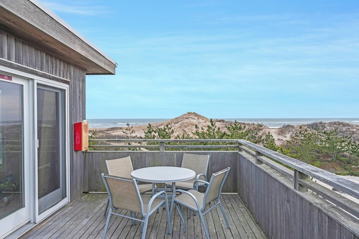 Terrace/Patio 6 of 8
