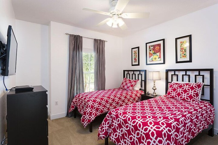 Room 8 of 44