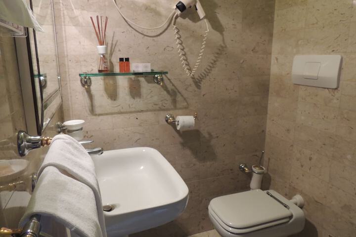 Room 25 of 45