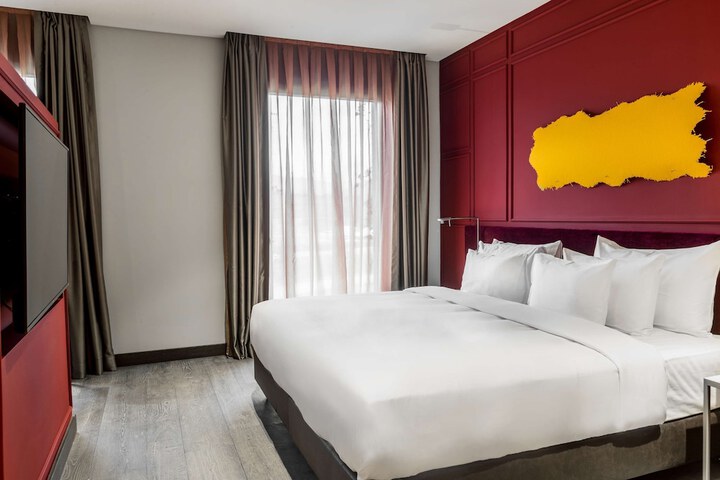 Room 19 of 280