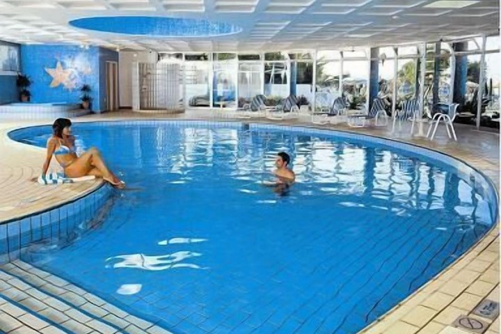 Pool 34 of 64