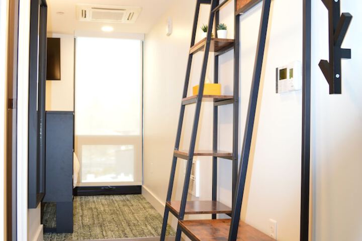 Room 29 of 66
