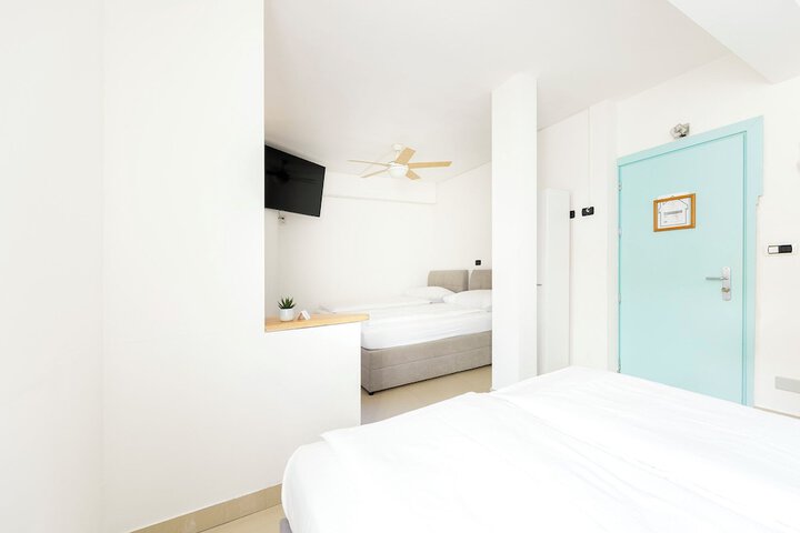 Room 17 of 36