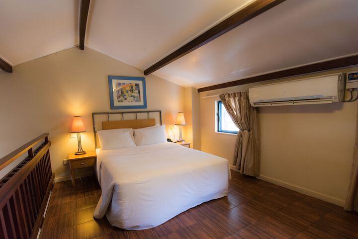 Room 6 of 85