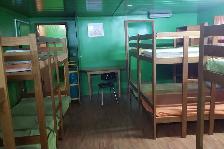 Room 10 of 132