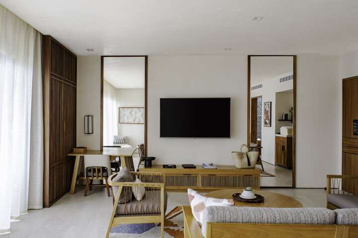 Room 21 of 180