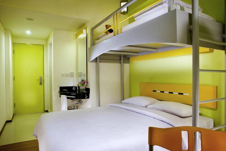 Room 6 of 19