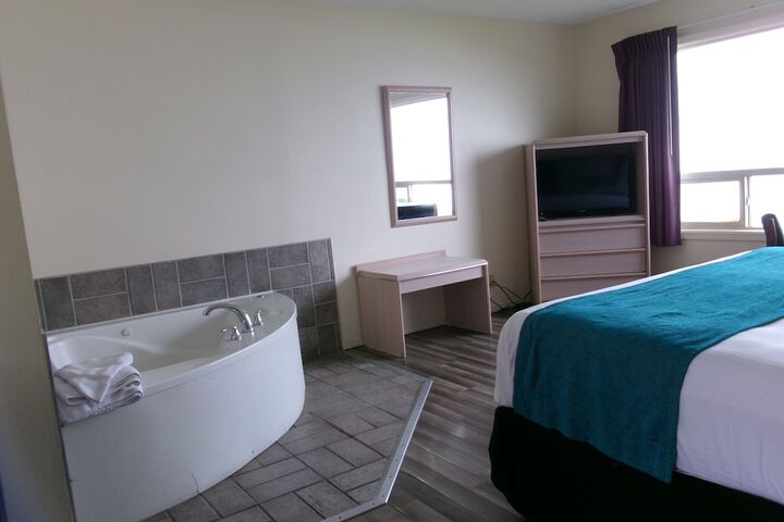 Room 15 of 165